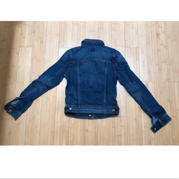 NWT American Eagle Outfitters Slightly Distressed Denim Jacket - Picture 2 of 5